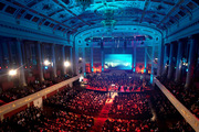 Thumb_image_image_hall_red_blue